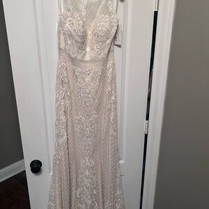 Wedding gown NWT! Dust bag included. Art Deco vibes